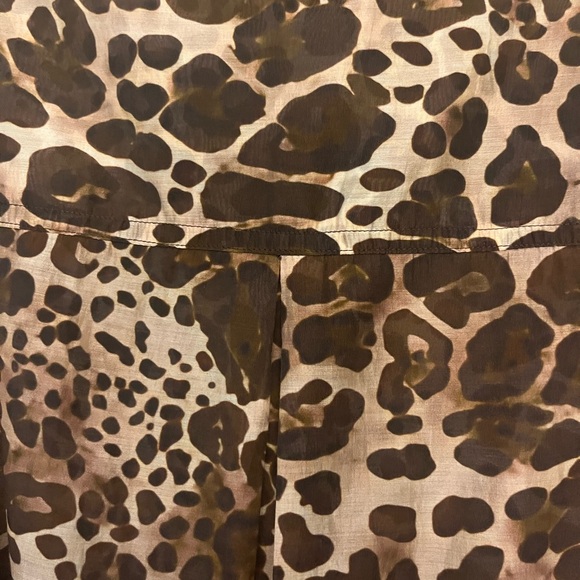 Beautifully Tailored Leopard Print Shirt - Picture 3 of 5